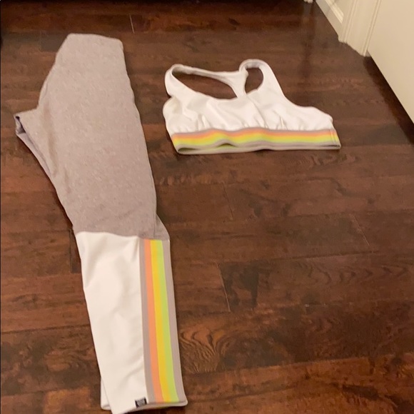 Onzie workout set - Picture 1 of 1